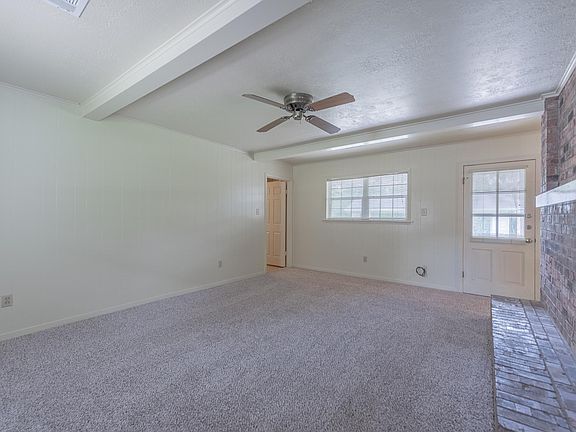 4th image of 1403 Glade St