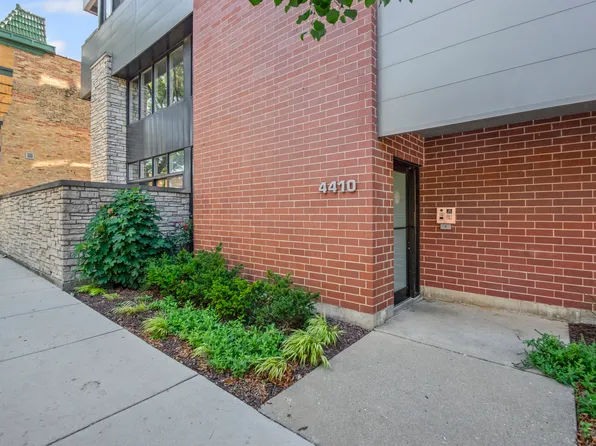 4410 N Troy St APT 101, Chicago, IL 60625