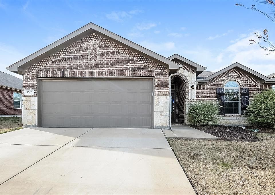1st image of 1317 Wysteria Ln