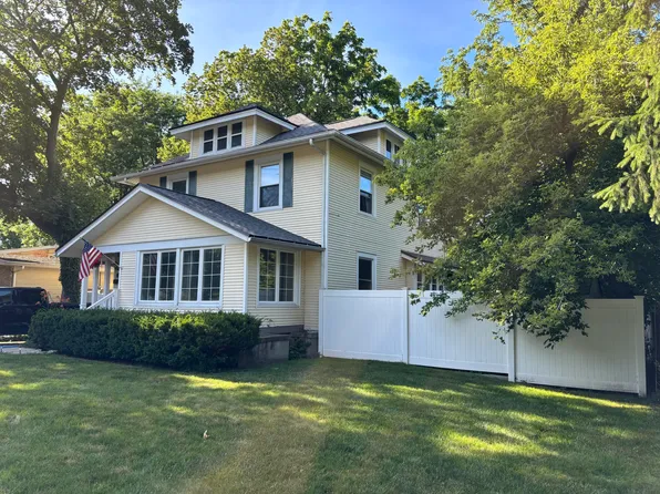 2217 Boston St SE, East Grand Rapids, MI 49506