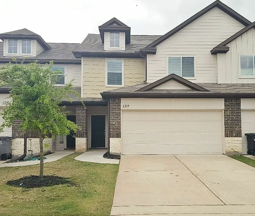 6239 Brenwood Cir
