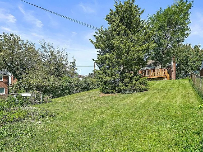 813 Hilltop Ter SE — Photo 42