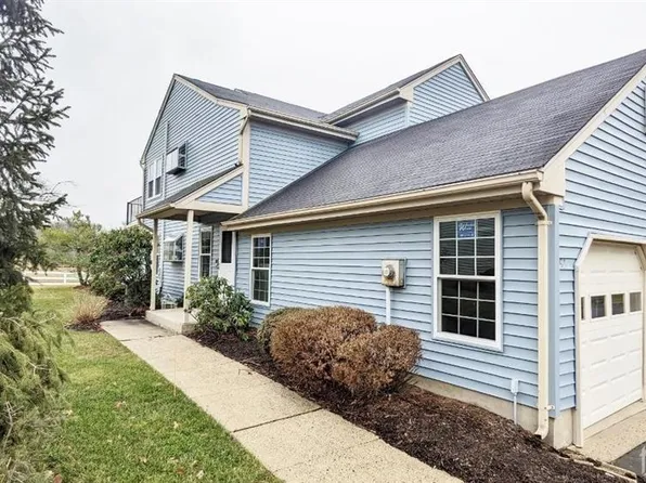 9 Bedfordshire Dr #D, Monroe Township, NJ 08831
