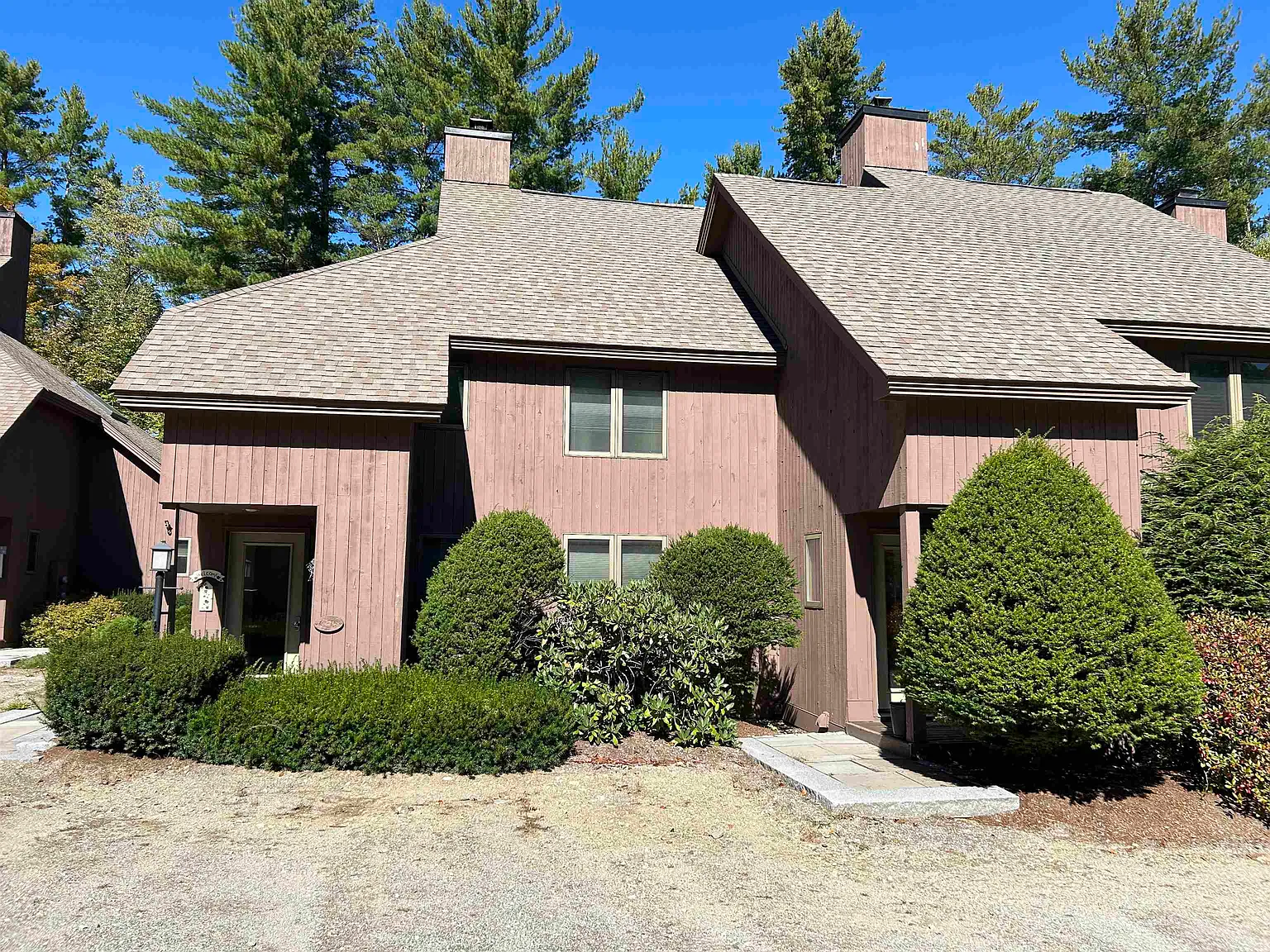 3 bed, 3.0 bath, 1391 sqft, $27,500 — Photo 2