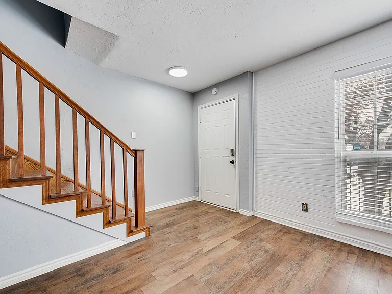 7815 Royal Ln #7815 — Photo 11