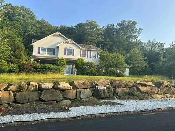 7 Oldfield Ct, Garnerville, NY 10923