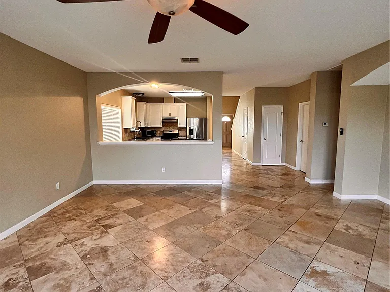 1511 Tonia Loop — Photo 7