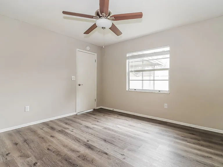 912 Axlewood Cir — Photo 9