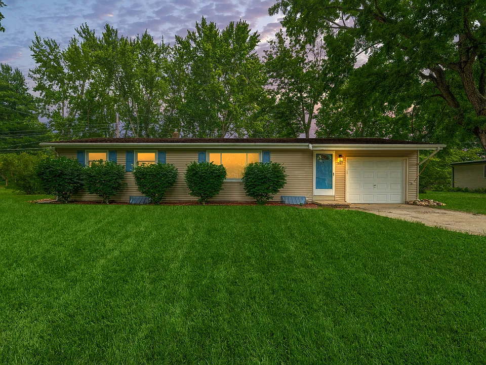 1597 Edward Dr