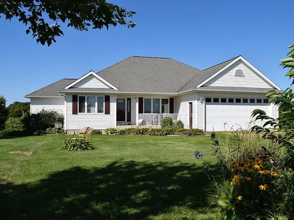 653 Old Lincoln Hwy, Mechanicsville, IA 52306