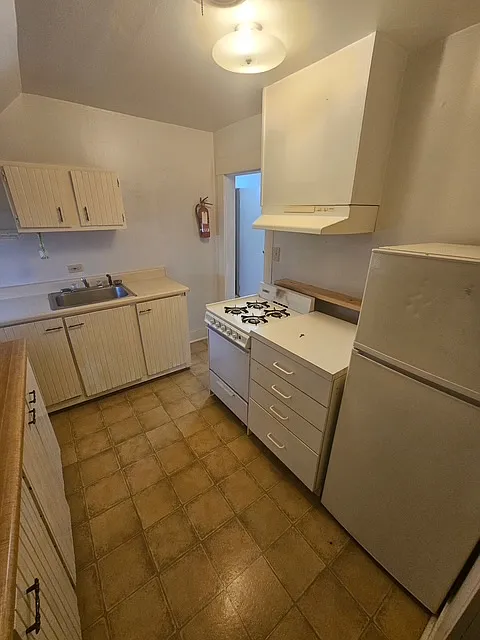 2 bed, $1,800 — Photo 4