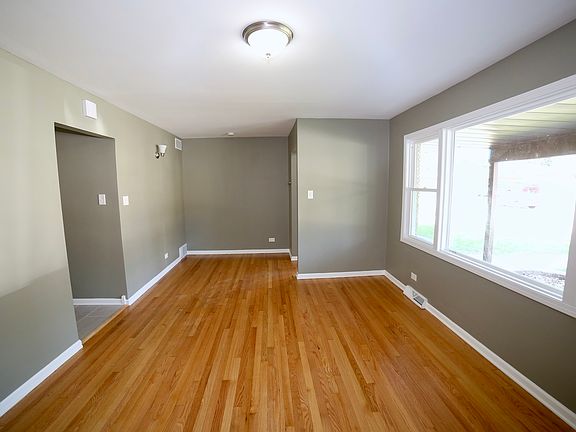 5th image of 16652 Thornton Ave