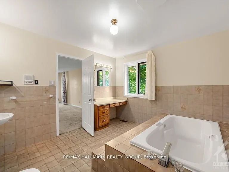 95 Macnabb Pl — Photo 17