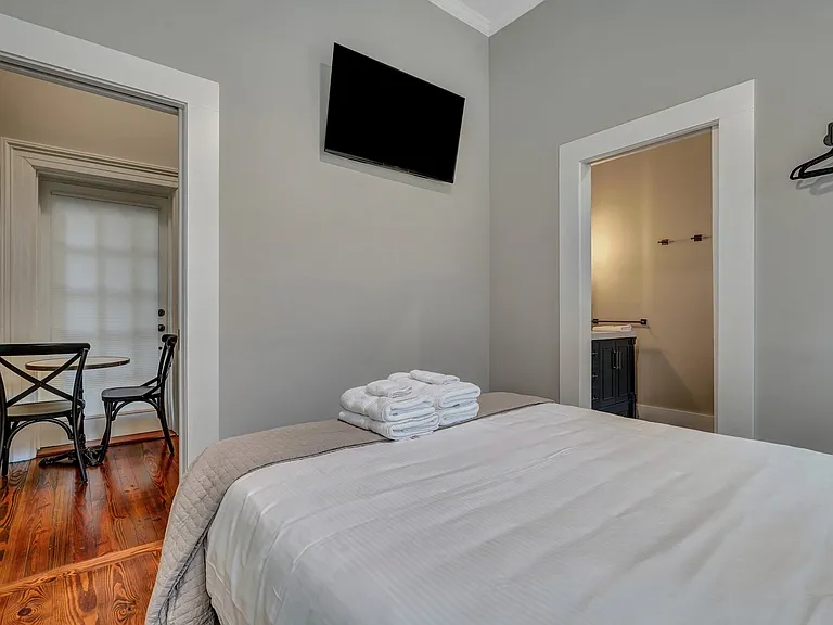 108 E Harris St — Photo 24