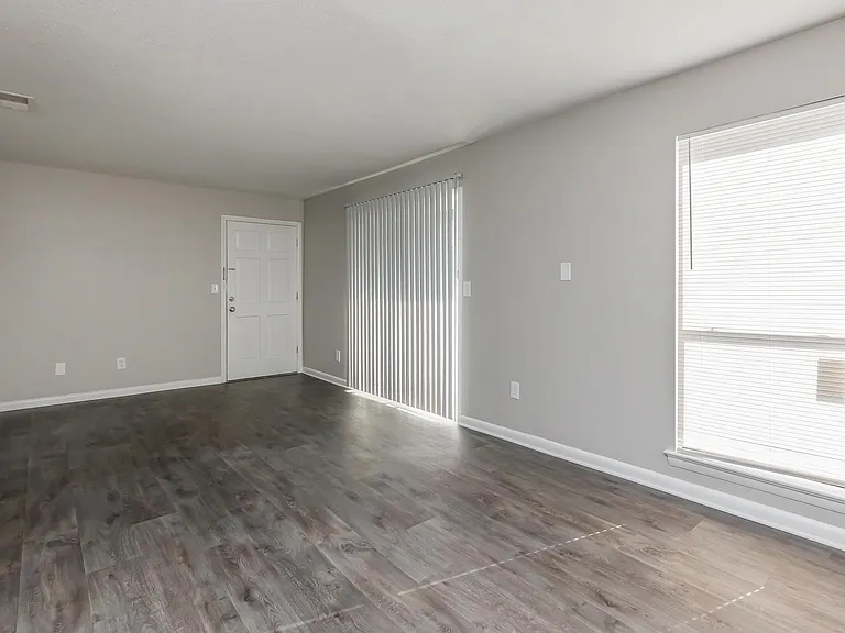 The Ridge Apartments — Photo 11