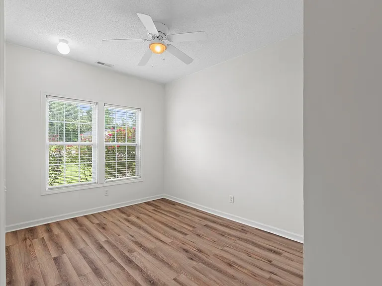 506 Cedar Ave — Photo 11