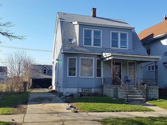 2nd image of 128 Tyler St