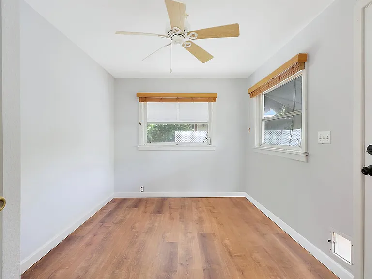 412 N K St — Photo 16
