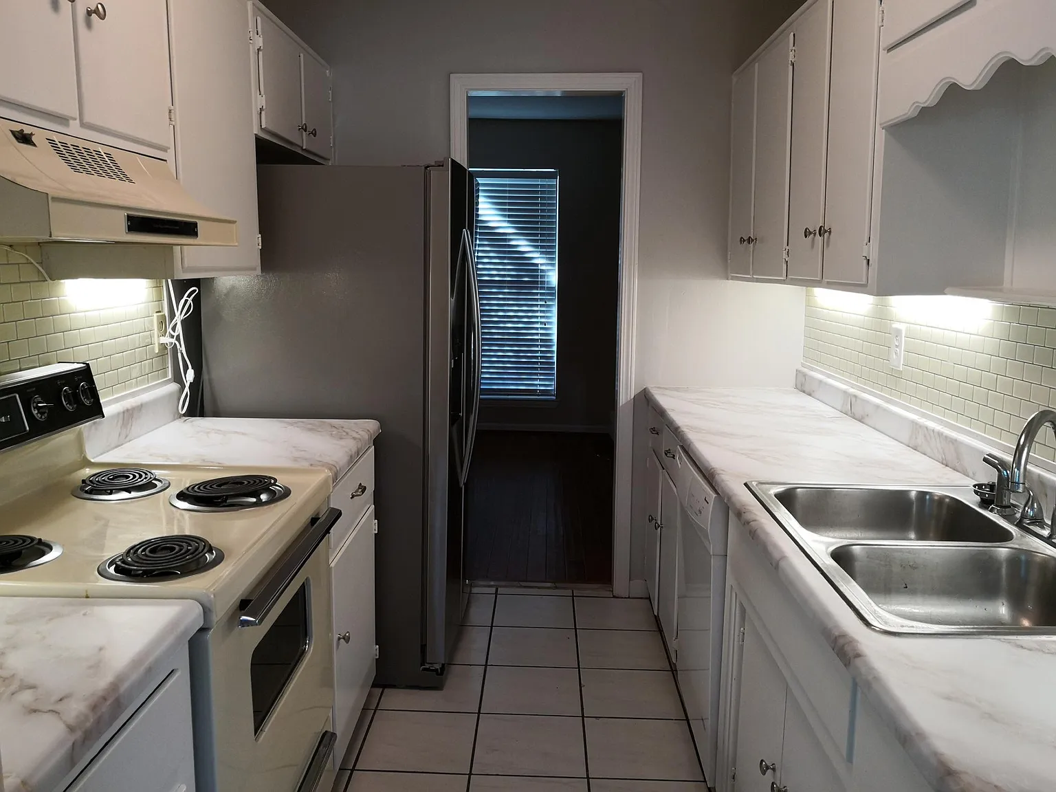 2 bed, 1.5 bath, 1152 sqft, $1,500 — Photo 2