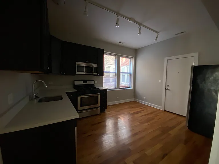 2540 W Augusta Blvd #2R — Photo 10