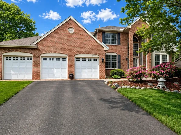 16943 Candlewood Pkwy, Eden Prairie, MN 55347
