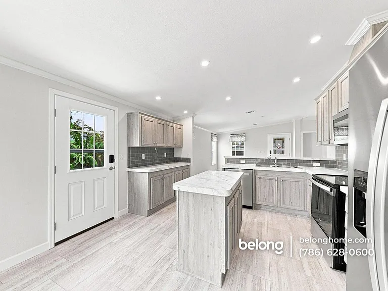 5211 SW 34th St — Photo 15
