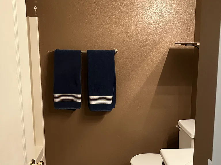 2817 W Silver Creek Ln — Photo 13