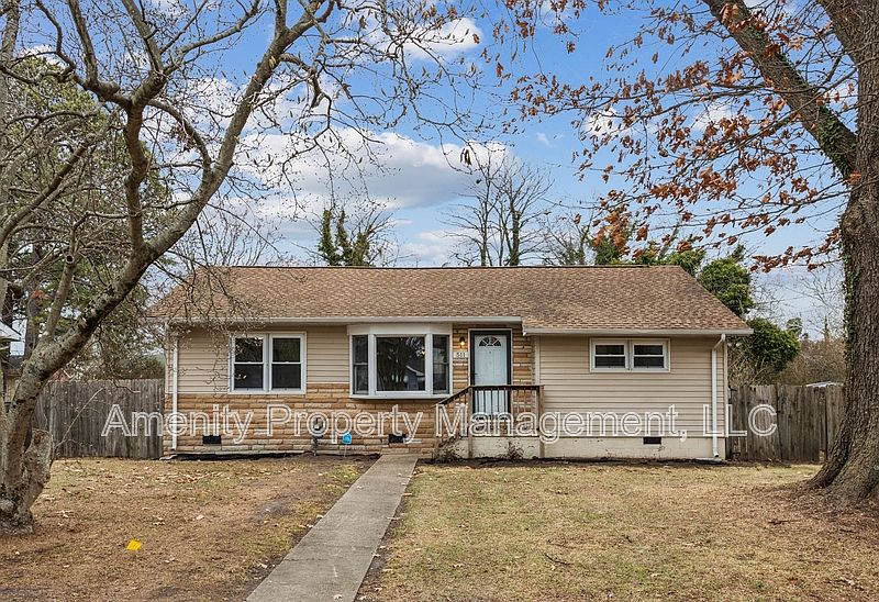 1st image of 511 Henderson St