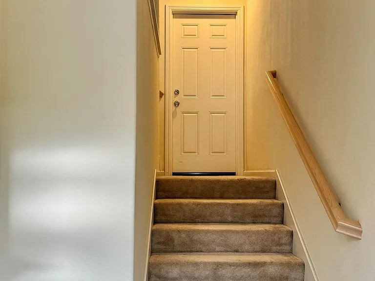 2455 Azevedo Ct — Photo 2