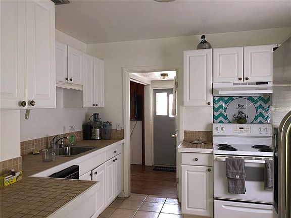4th image of 10108 N Edison Ave
