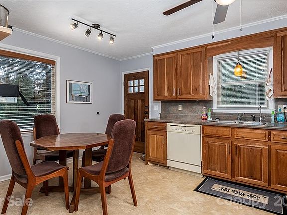 5th image of 2622 Buford Dr