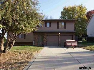 15740 O Cir, Omaha, NE 68135