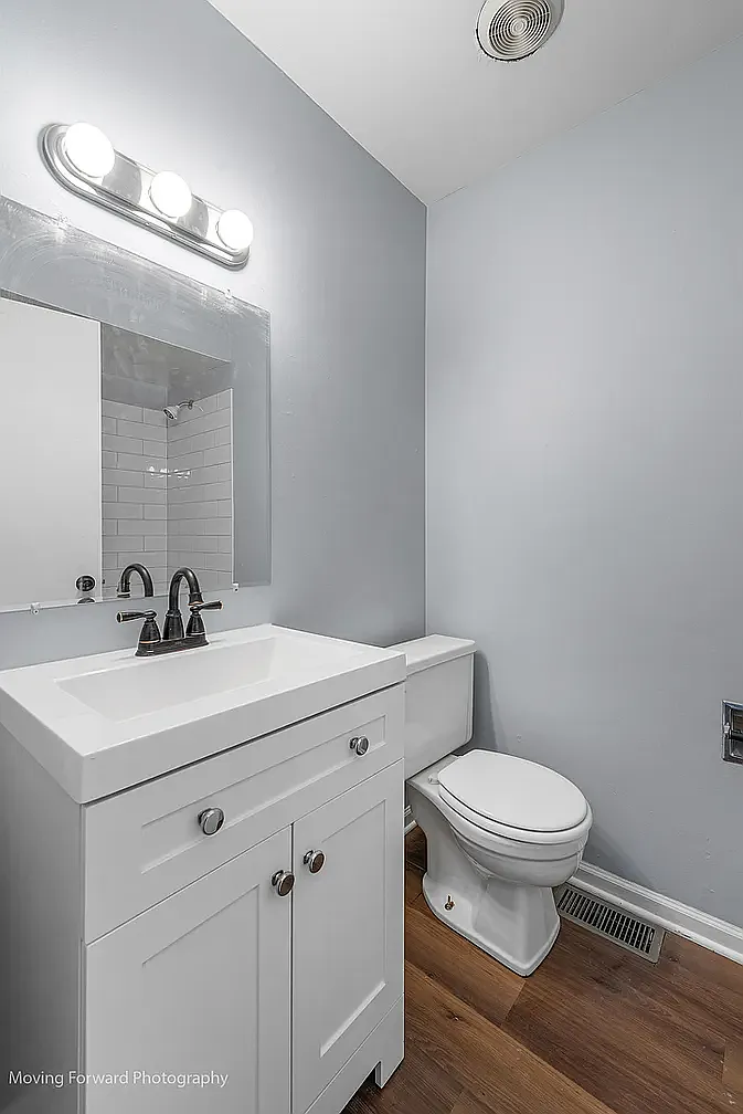 3 bed, 1084 sqft, $2,400 — Photo 3