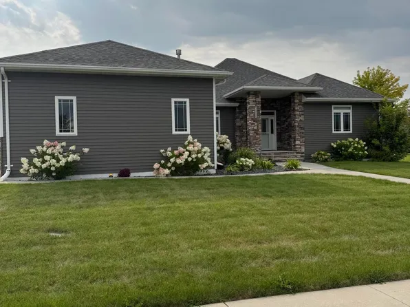 5480 Jackson St, Grand Forks, ND 58201