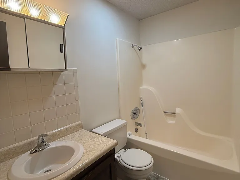 4515 W Millbrook Dr #H — Photo 11