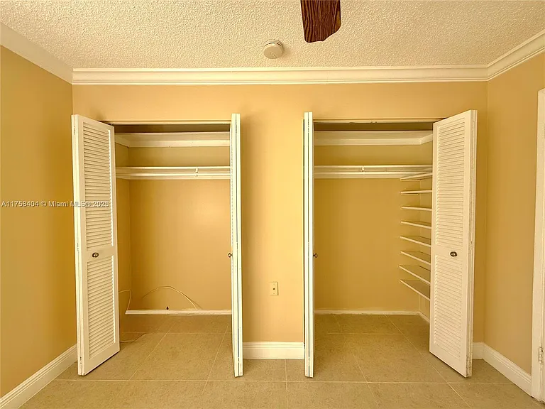920 NE 199th St #4J — Photo 11