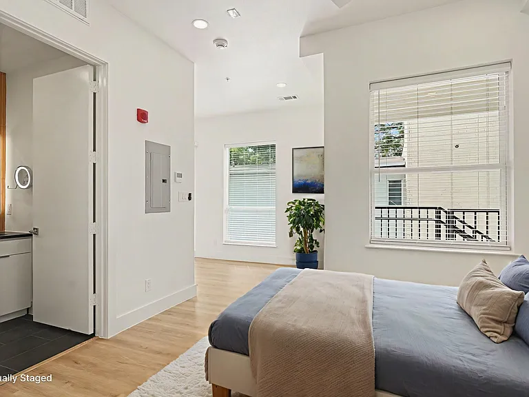 2217 N Fitzhugh Ave #204 — Photo 21