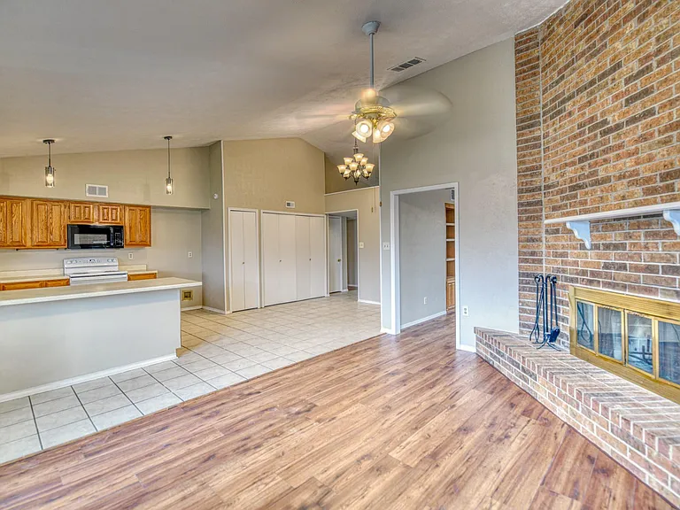 9314 Shipman St — Photo 7