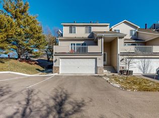 911 Santa Vera Dr, Chanhassen, MN 55317