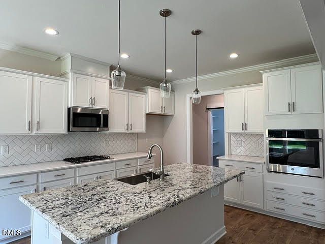 1st image of 196 Cozy Brook Ct