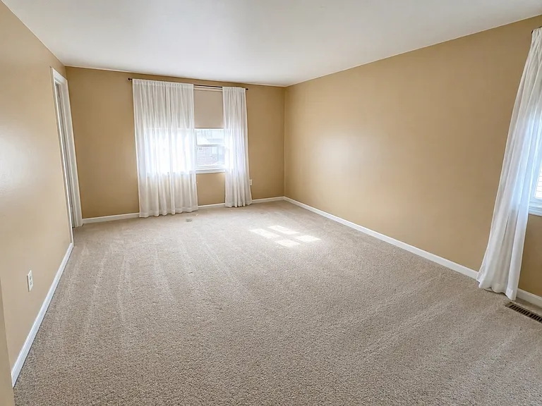 54 W Summerset Ln — Photo 5