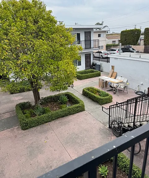 1226-1226 E Borchard Ave #7 — Photo 12
