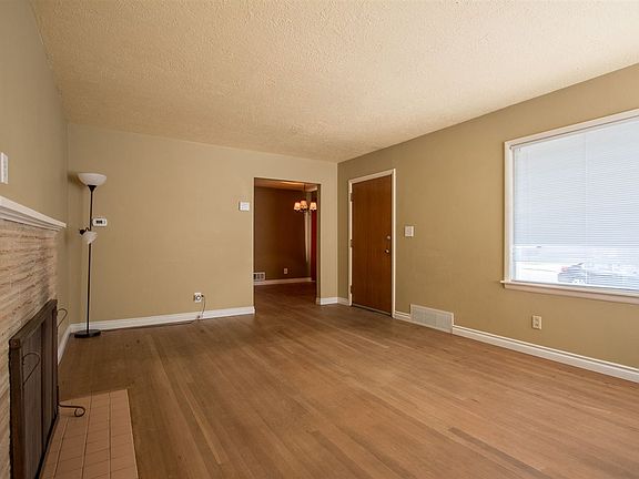 3rd image of 3006 W Lacrosse Ave