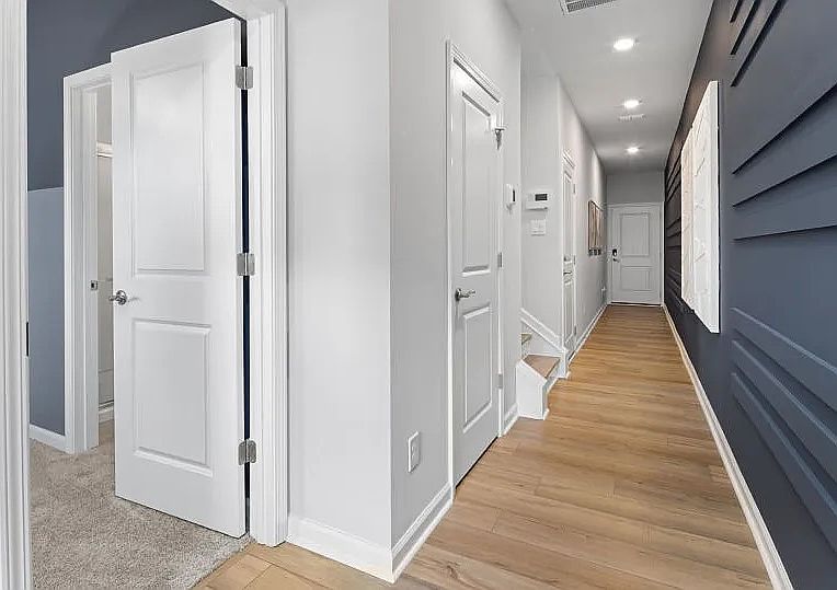Walk-in hallway