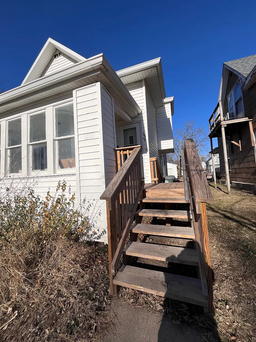 Building Photo - 548 Riehl St #2