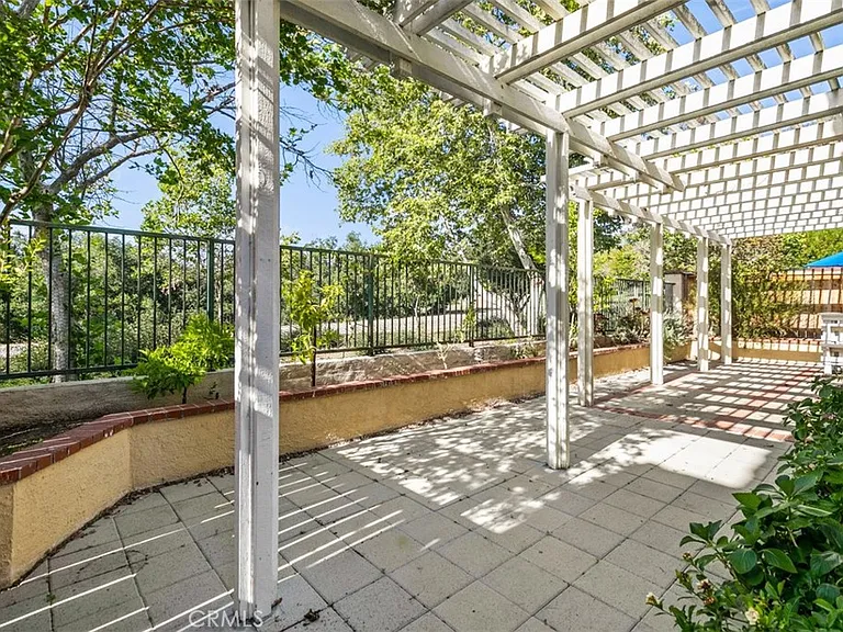 9 Acorn Rdg — Photo 12
