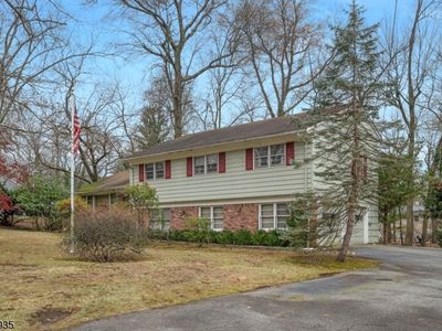 11 Brookwood Dr, West Caldwell, NJ, 07006
