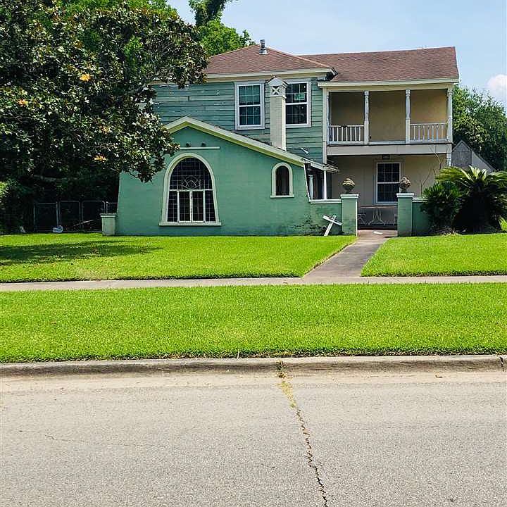 1st image of 300 Dixie Dr