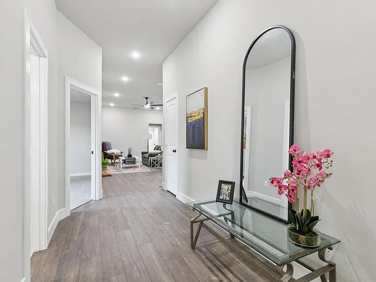512 Frazier St — Photo 4