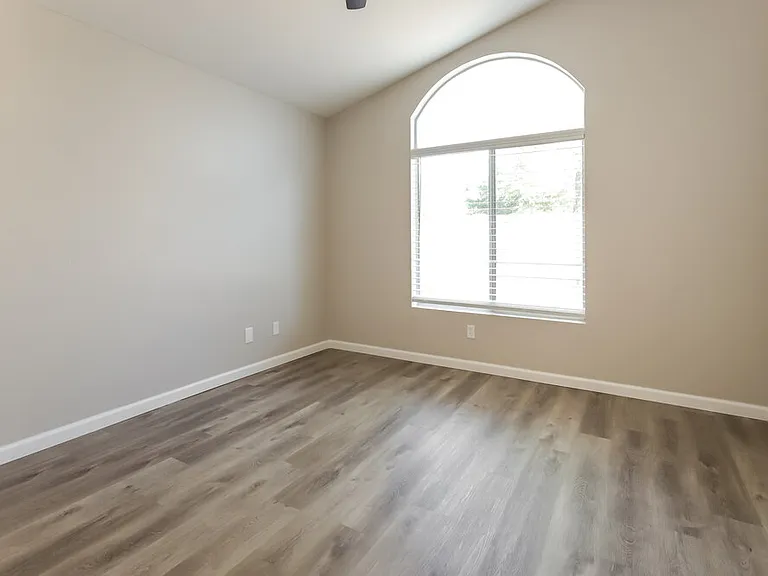 8338 W Bluefield Ave — Photo 7